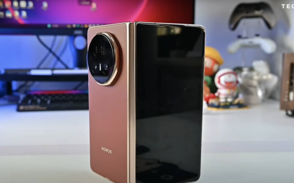 Honor Magic V5 Unboxing: A Sneak Peek at the Foldable Flagship