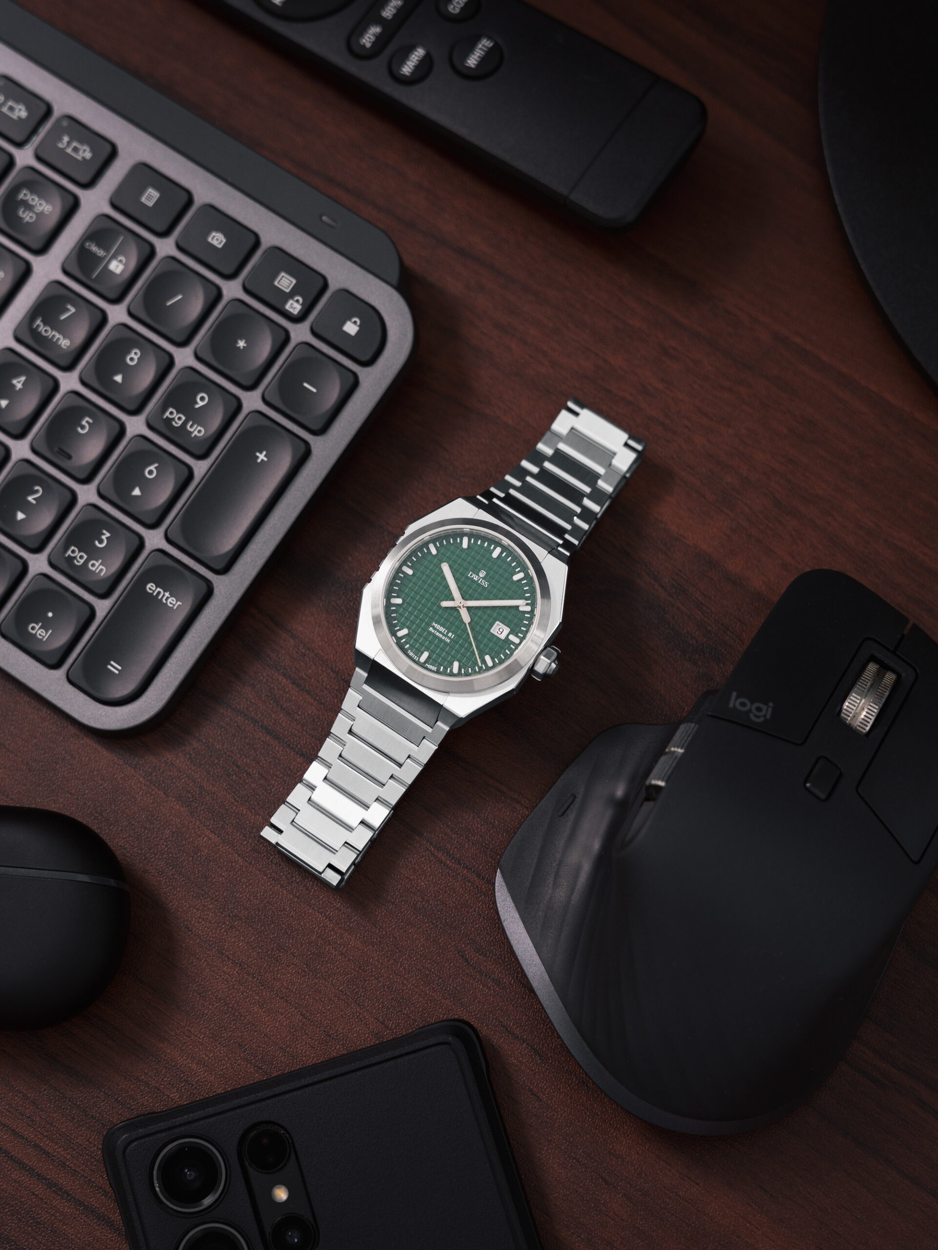 Часы DWISS Model A1: Совершенство дизайна и технологий