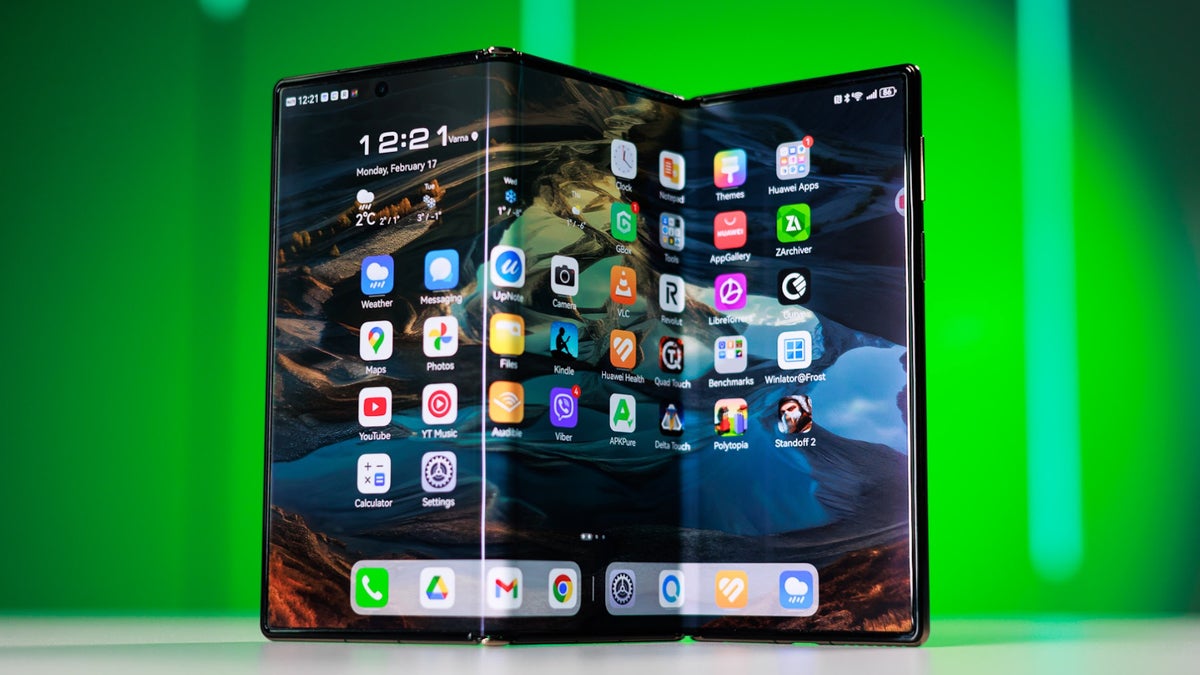 Samsung Galaxy G Fold с тремя экранами: утечка характеристик и ограниченный запуск Samsung Galaxy G Fold с тремя экранами: утечка характеристик и ограниченный запуск