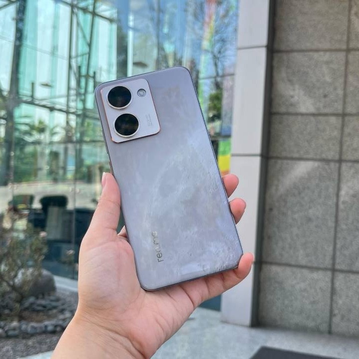 Обзор Realme P3 Ultra: Стильный и мощный смартфон Обзор Realme P3 Ultra: Стильный и мощный смартфон