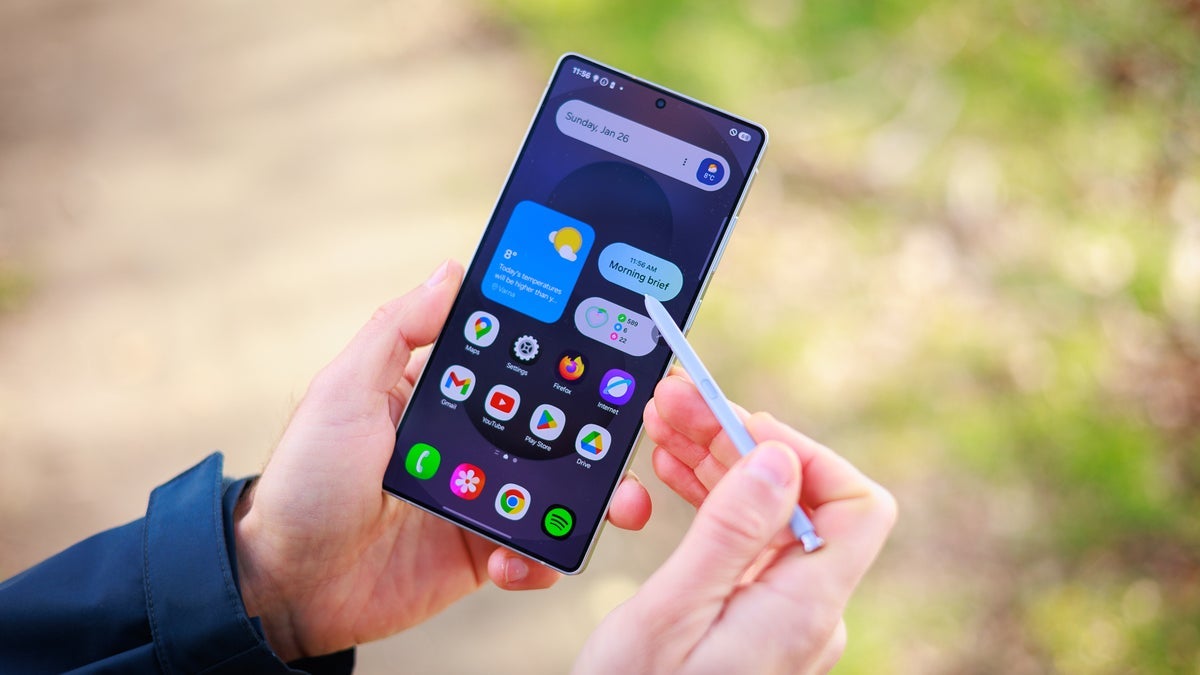 Galaxy S26 Ultra может лишиться цифратора для S Pen, но получит Qi2 Galaxy S26 Ultra может лишиться цифратора для S Pen, но получит Qi2