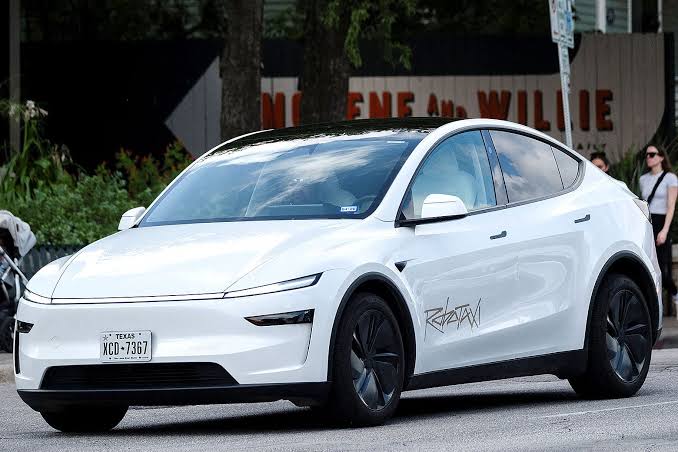 Tesla против Waymo: Кто лидирует в гонке автономных автомобилей? Tesla против Waymo: Кто лидирует в гонке автономных автомобилей?