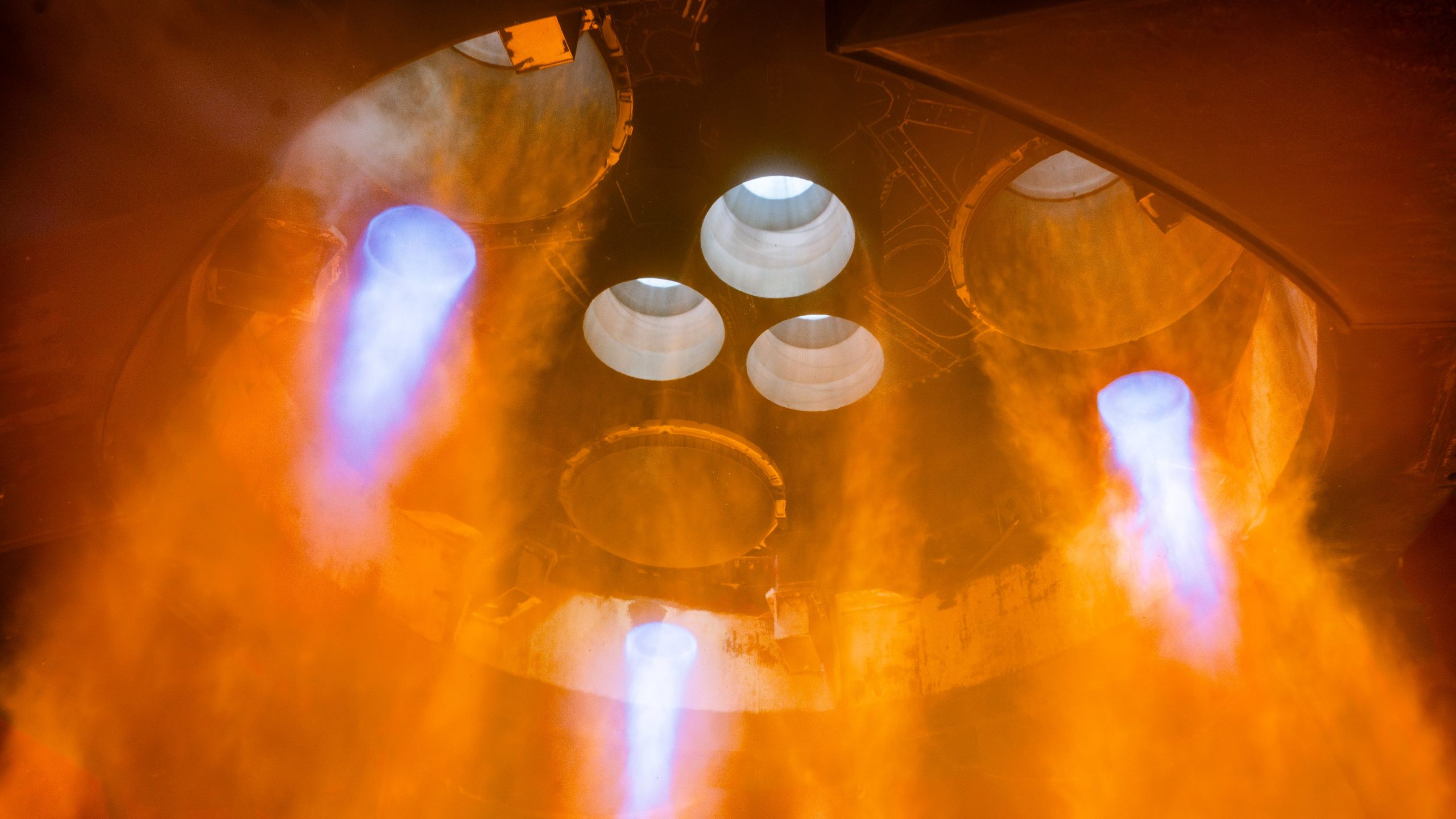 Ракета SpaceX Starship взорвалась: Первые фото разрушений после огненного шара Ракета SpaceX Starship взорвалась: Первые фото разрушений после огненного шара
