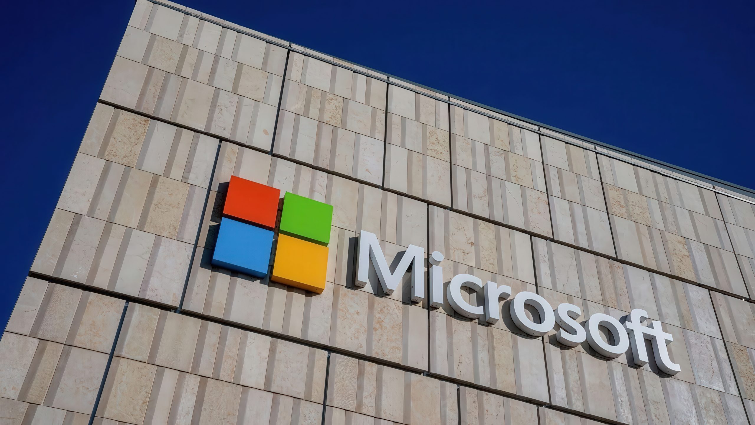Microsoft сокращает 9 000 сотрудников для развития ИИ-инфраструктуры Microsoft сокращает 9 000 сотрудников для развития ИИ-инфраструктуры