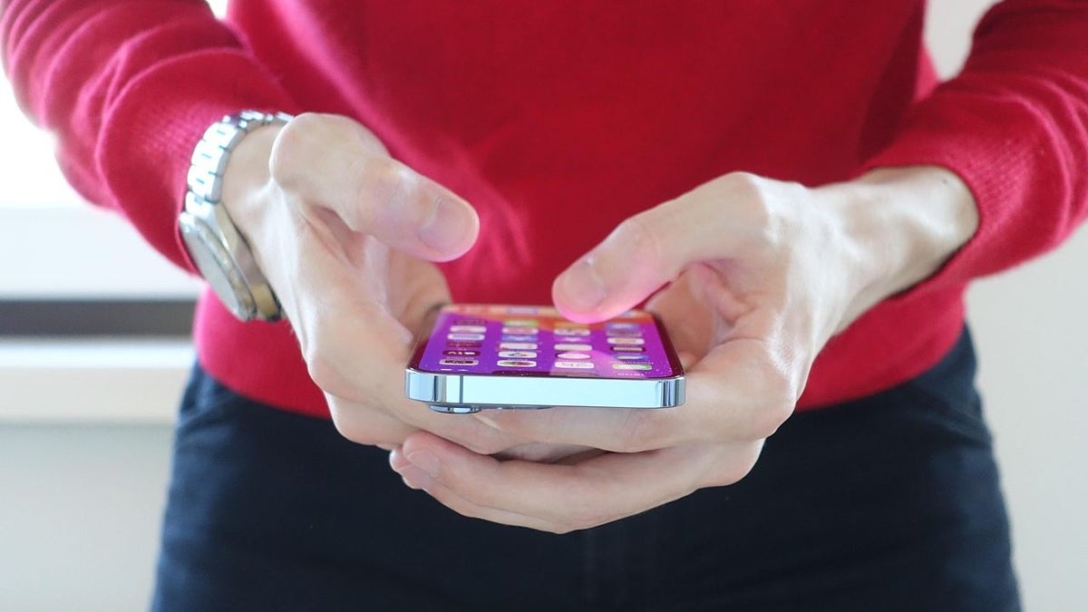 Why the iPhone 16 Pro Max and Galaxy S25 Ultra Are Just Too Much