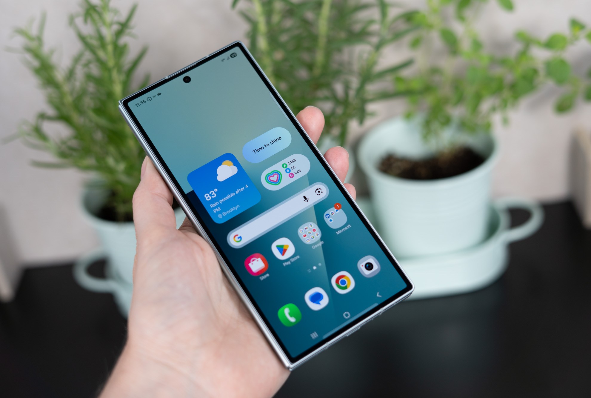 The Galaxy Z Fold 7: Thin, Light, and Missing a Few Tricks