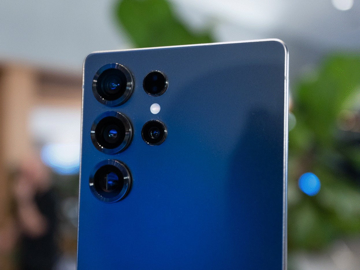 Samsung Galaxy S26 Ultra Finally Brings Real Camera and Battery Upgrades