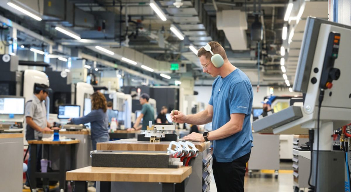 Apple запускает полный цикл производства чипов в США Apple запускает полный цикл производства чипов в США