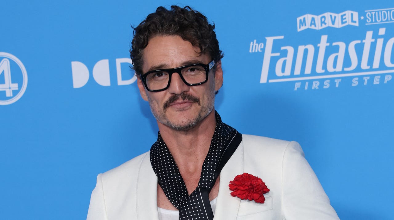 Режиссёр фильма Оружие подтвердил, что Педро Паскаль выбыл из-за проблем с расписанием, и Джош Бролин заменил его