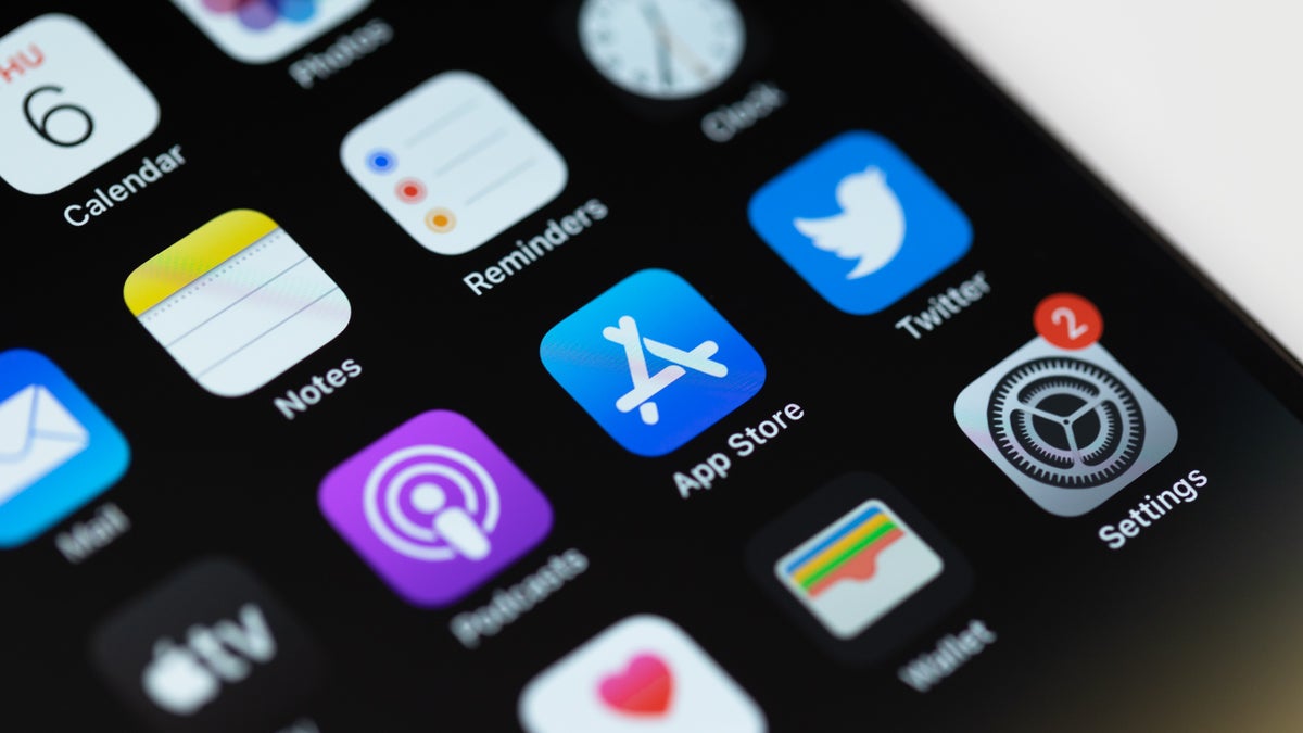 Is Apple Rigging the App Store? Elon Musk Claims AI App Bias and Threatens Lawsuit