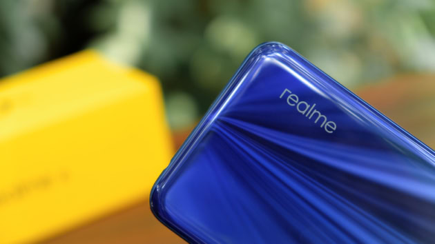 Realme представит смартфон с батареей более 10 000 мА·ч Realme представит смартфон с батареей более 10 000 мА·ч