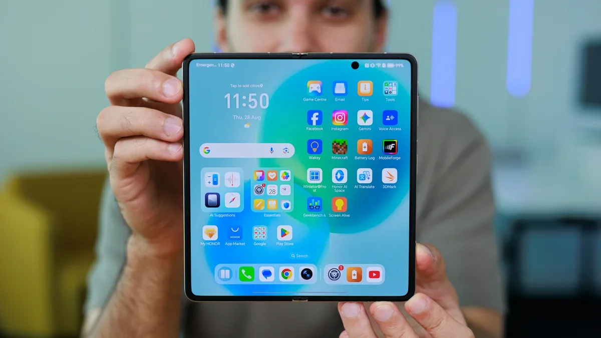 Honor Magic V5 получил офлайн-перевод звонков с помощью ИИ Honor Magic V5 получил офлайн-перевод звонков с помощью ИИ