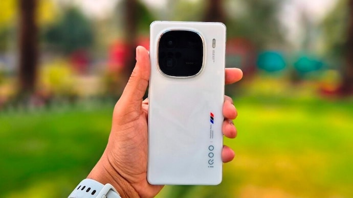 iQOO 15: новые утечки о мощных камерах, батарее и зарядке iQOO 15: новые утечки о мощных камерах, батарее и зарядке