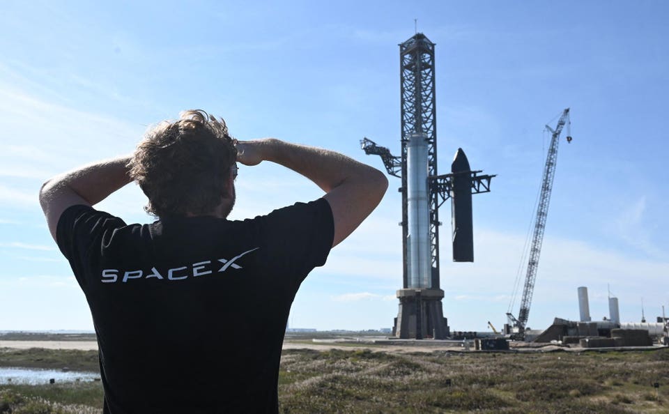 SpaceX и EchoStar: сделка на  млрд, которая может перевернуть телеком