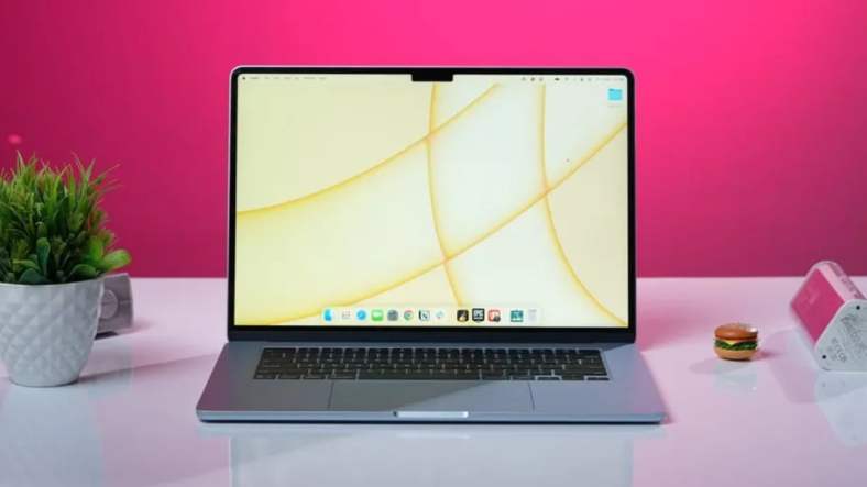Первый MacBook Pro с OLED и сенсорным экраном выйдет в 2026 году