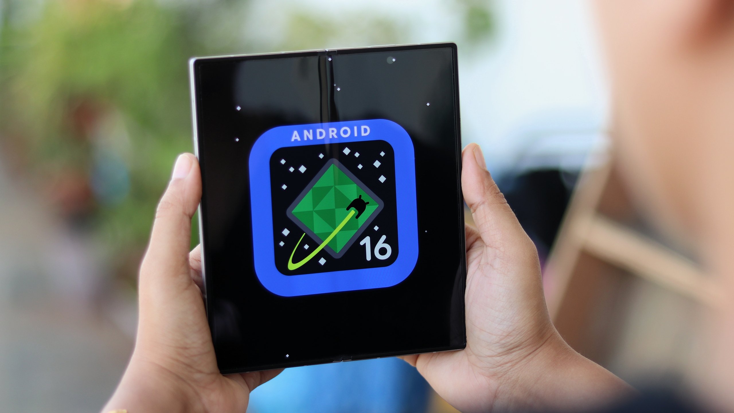 Galaxy Z Fold 5 и Flip 5 уже обновляются до стабильной One UI 8