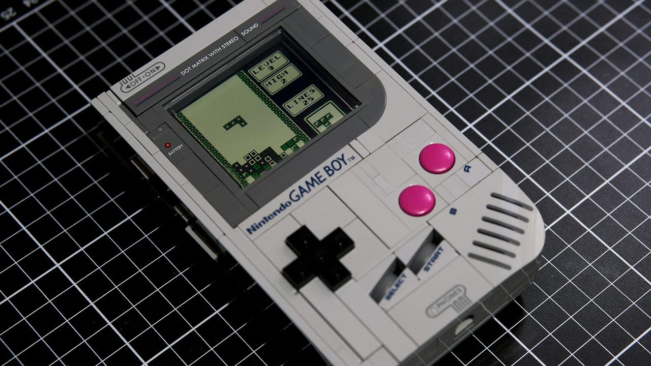 LEGO Game Boy модифицировали и заставили запускать оригинальные игры LEGO Game Boy модифицировали и заставили запускать оригинальные игры