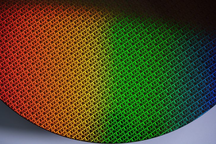 Intel necesita más que dinero: debe llenar sus fábricas