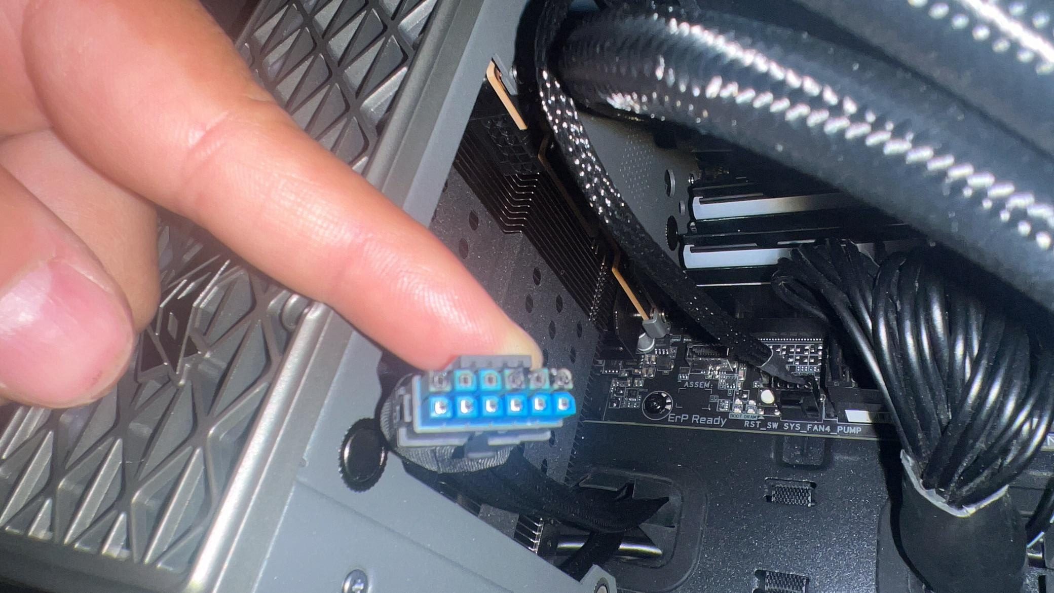 Sapphire RX 9070 XT Nitro+ sufre el mismo destino que la ASRock: el conector de 16 pines vuelve a fallar