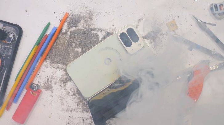 El Pixel 10 Pro Fold arde durante prueba de resistencia y deja en evidencia los errores de Google