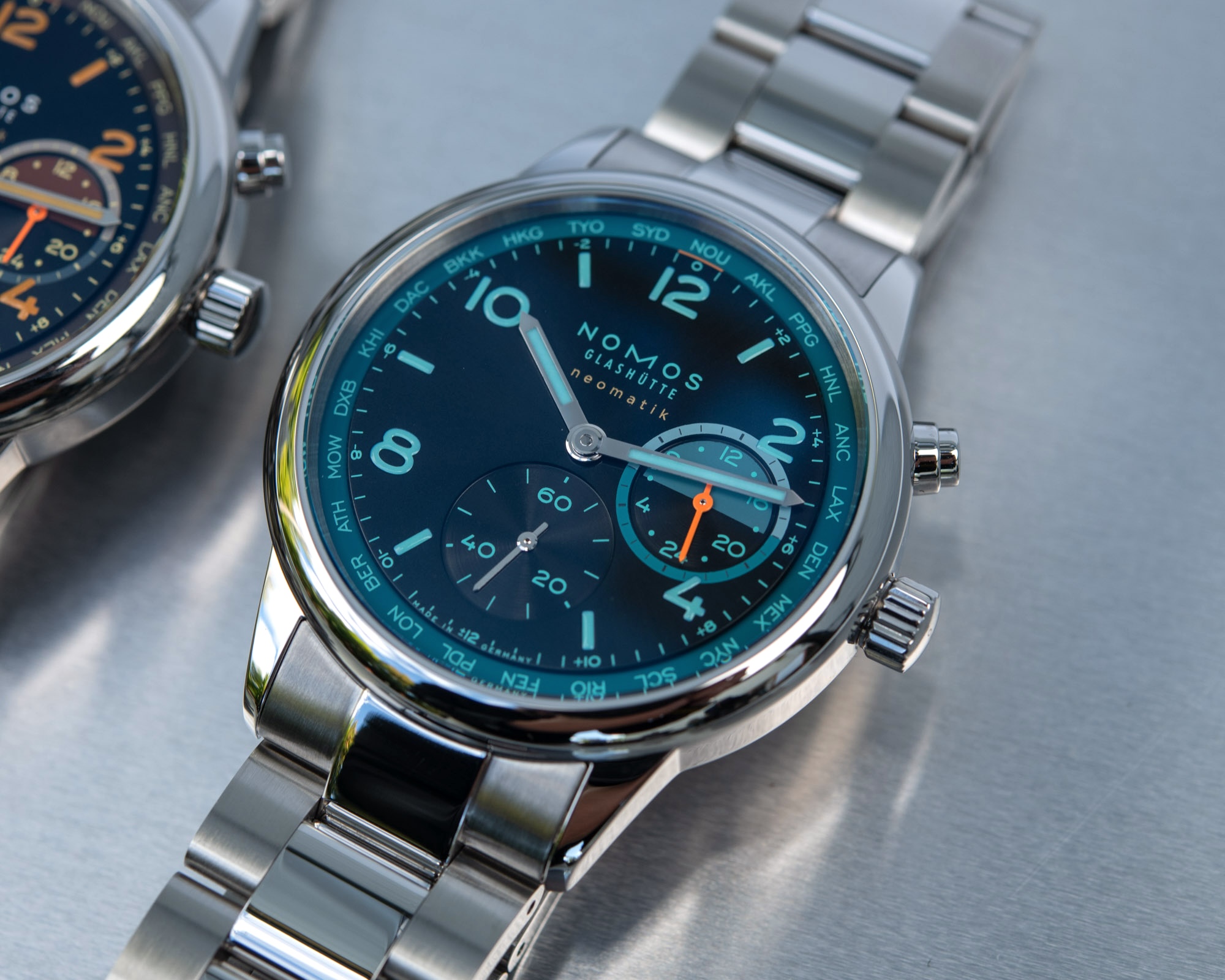 Nomos Club Sport Worldtimer Night Navigation: elegancia nocturna y precisión alemana