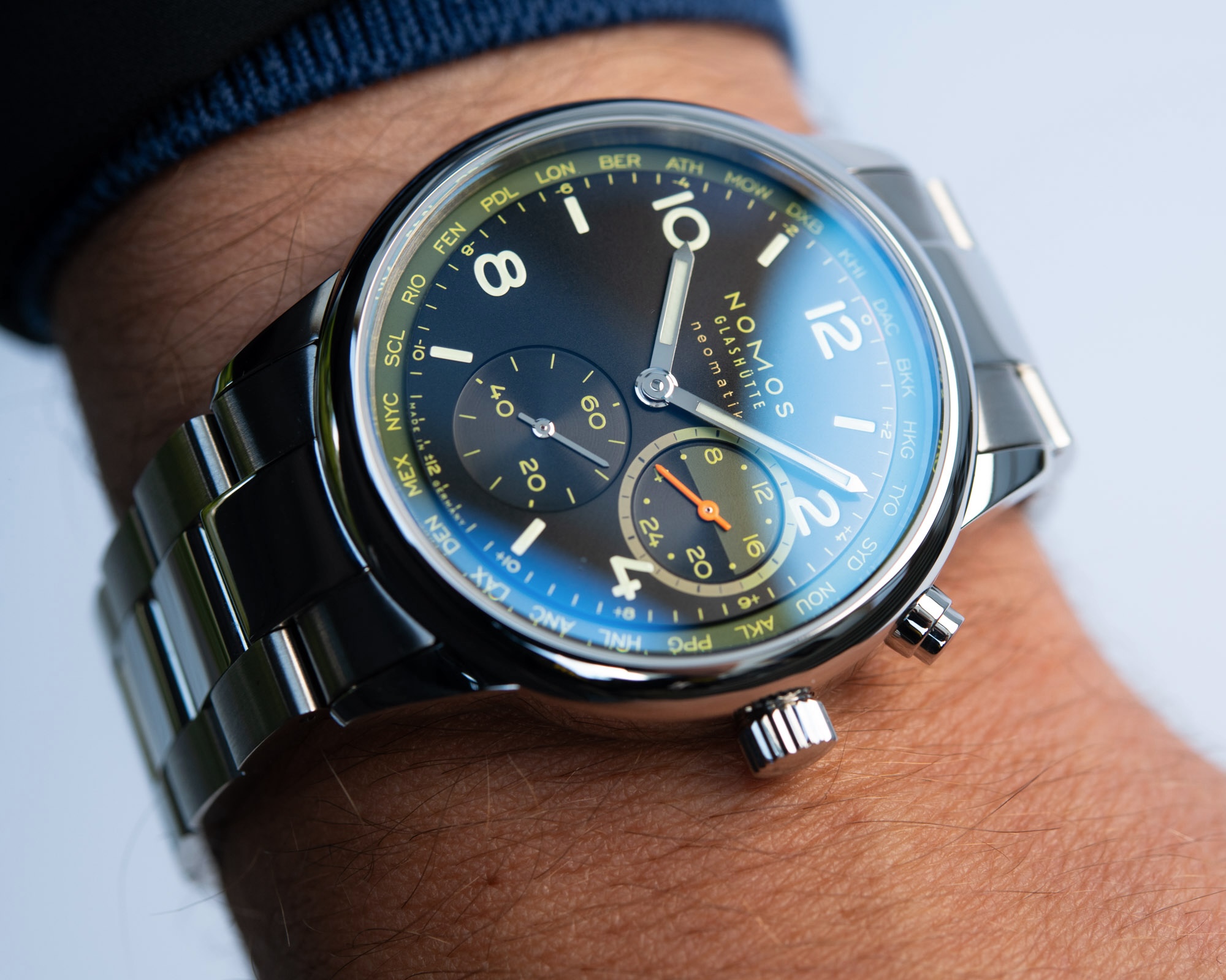 Nomos Club Sport Worldtimer Night Navigation: elegancia nocturna y precisión alemana