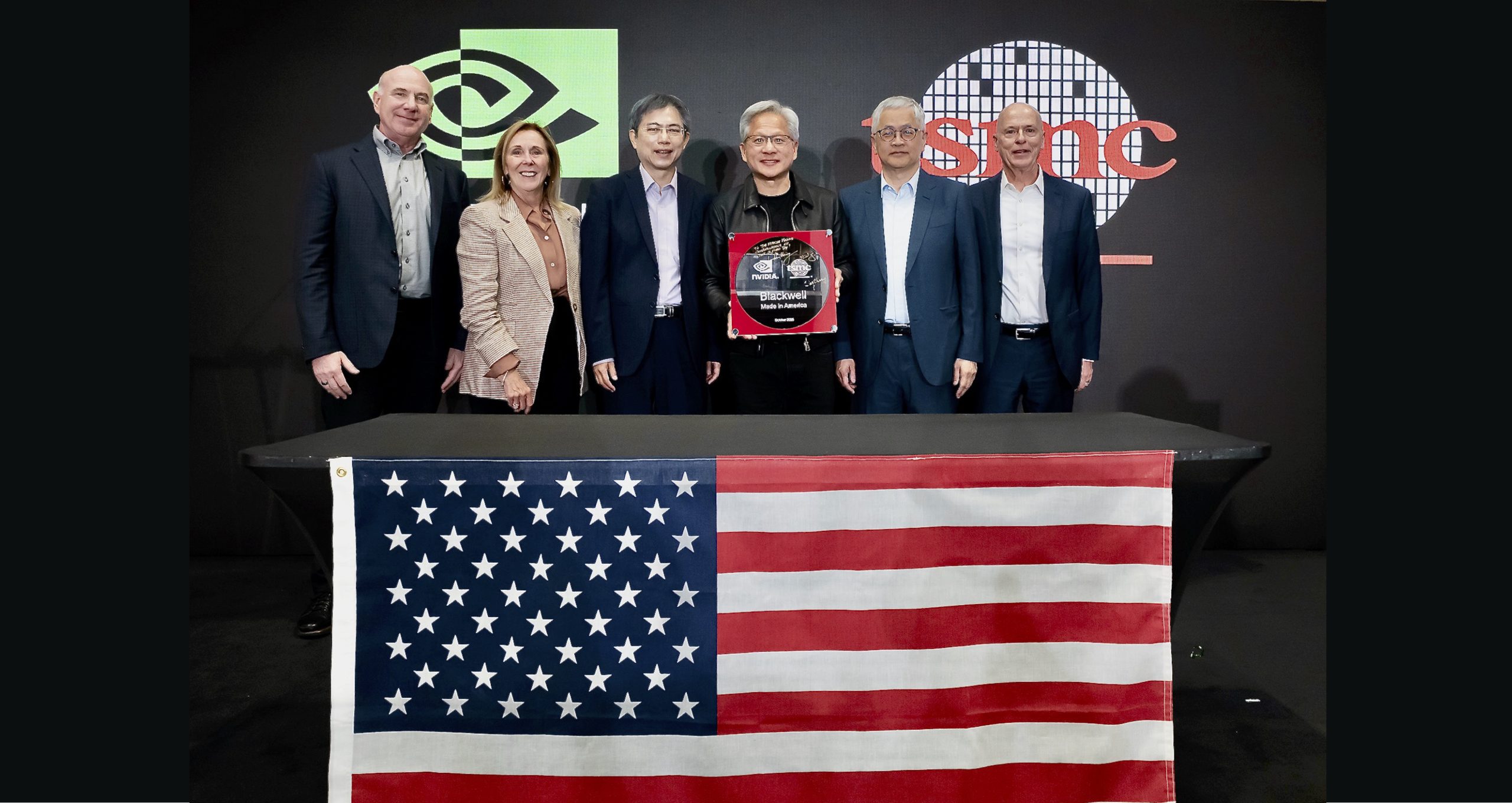 Histórico: NVIDIA y TSMC Arizona presentan el primer chip Blackwell fabricado en EE.UU.