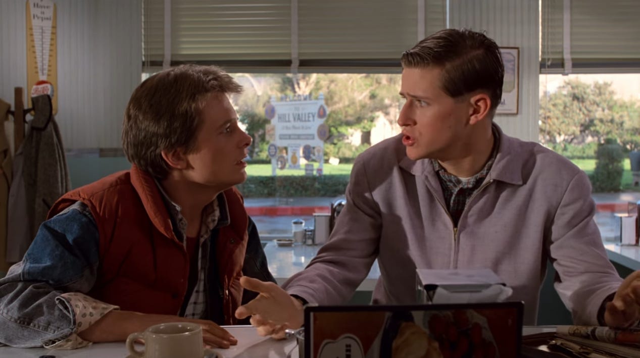 Michael J. Fox habla sobre las tensiones creativas con Crispin Glover en Volver al futuro