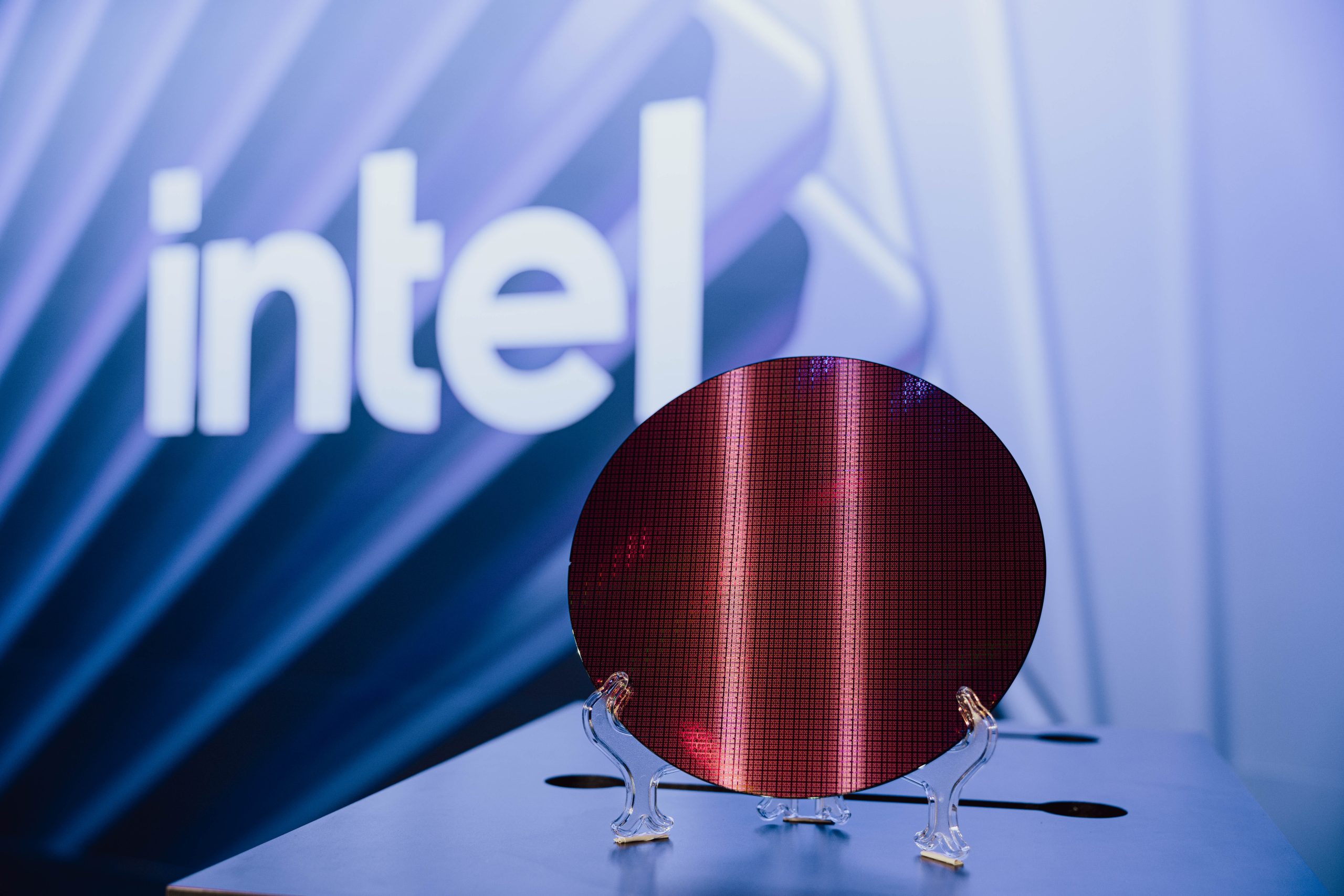 Intel 18A и Panther Lake: новая архитектура, риски и надежды на возвращение лидерства Intel 18A и Panther Lake: новая архитектура, риски и надежды на возвращение лидерства