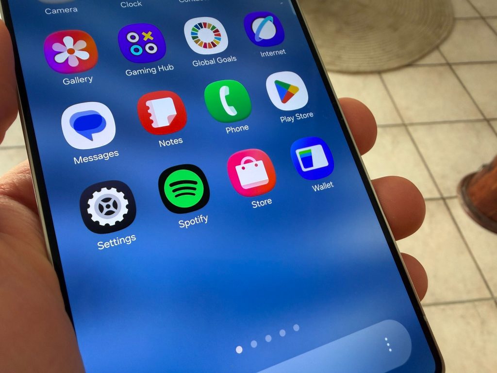 Samsung смягчает объём иконок в One UI 8.5 после смешанных отзывов Samsung смягчает объём иконок в One UI 8.5 после смешанных отзывов