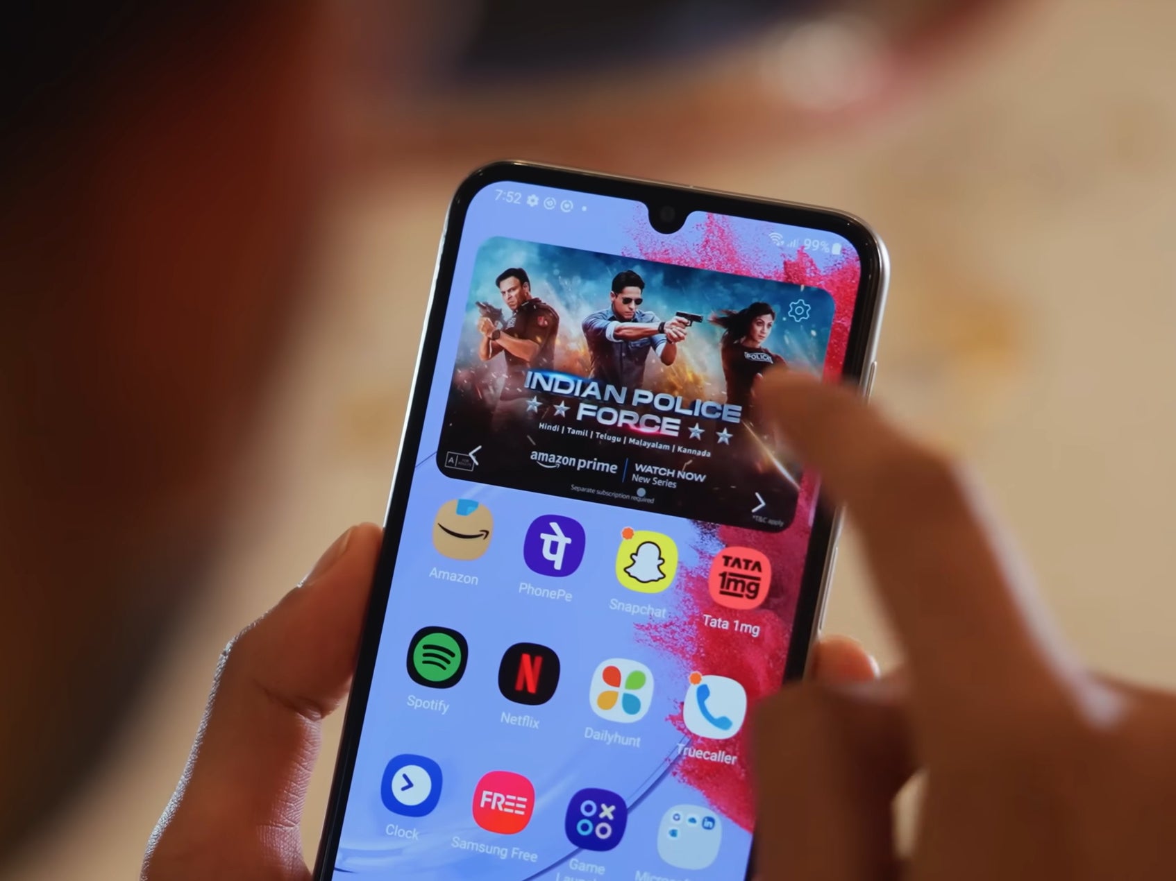 Nossos smartphones estão virando outdoors digitais: como Apple, Samsung e Google estão destruindo a experiência do usuário Nossos smartphones estão virando outdoors digitais: como Apple, Samsung e Google estão destruindo a experiência do usuário