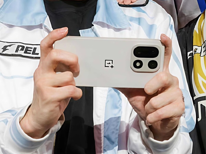 OnePlus 15: отказ от Hasselblad и новая эпоха мобильной фотографии OnePlus 15: отказ от Hasselblad и новая эпоха мобильной фотографии