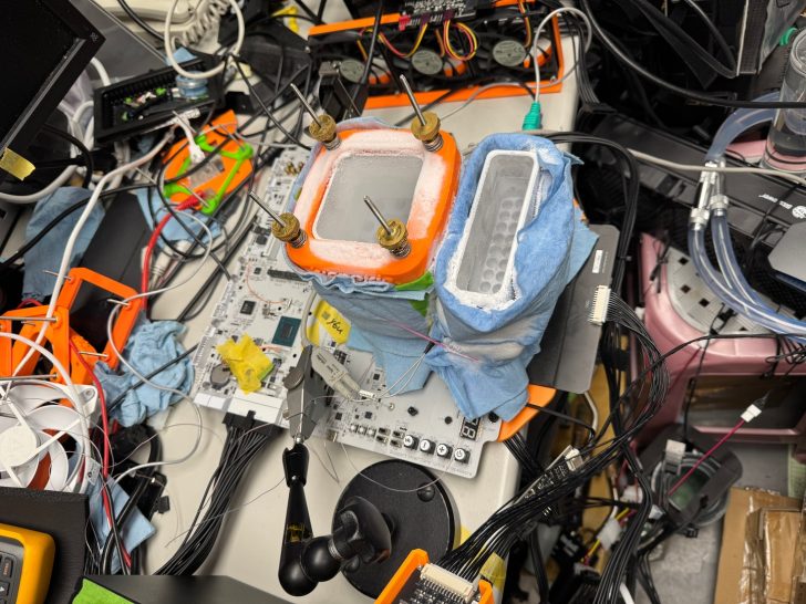 Gigabyte Z890 AORUS Tachyon ICE берёт планку 13 034 MT/s для DDR5 Gigabyte Z890 AORUS Tachyon ICE берёт планку 13 034 MT/s для DDR5