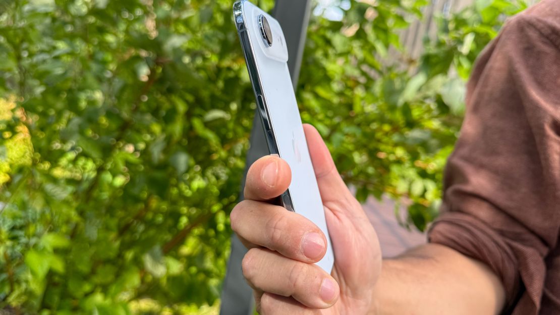 Сверхтонкая лихорадка 2025: iPhone Air ослепляет дизайном, но оправданы ли жертвы? Сверхтонкая лихорадка 2025: iPhone Air ослепляет дизайном, но оправданы ли жертвы?