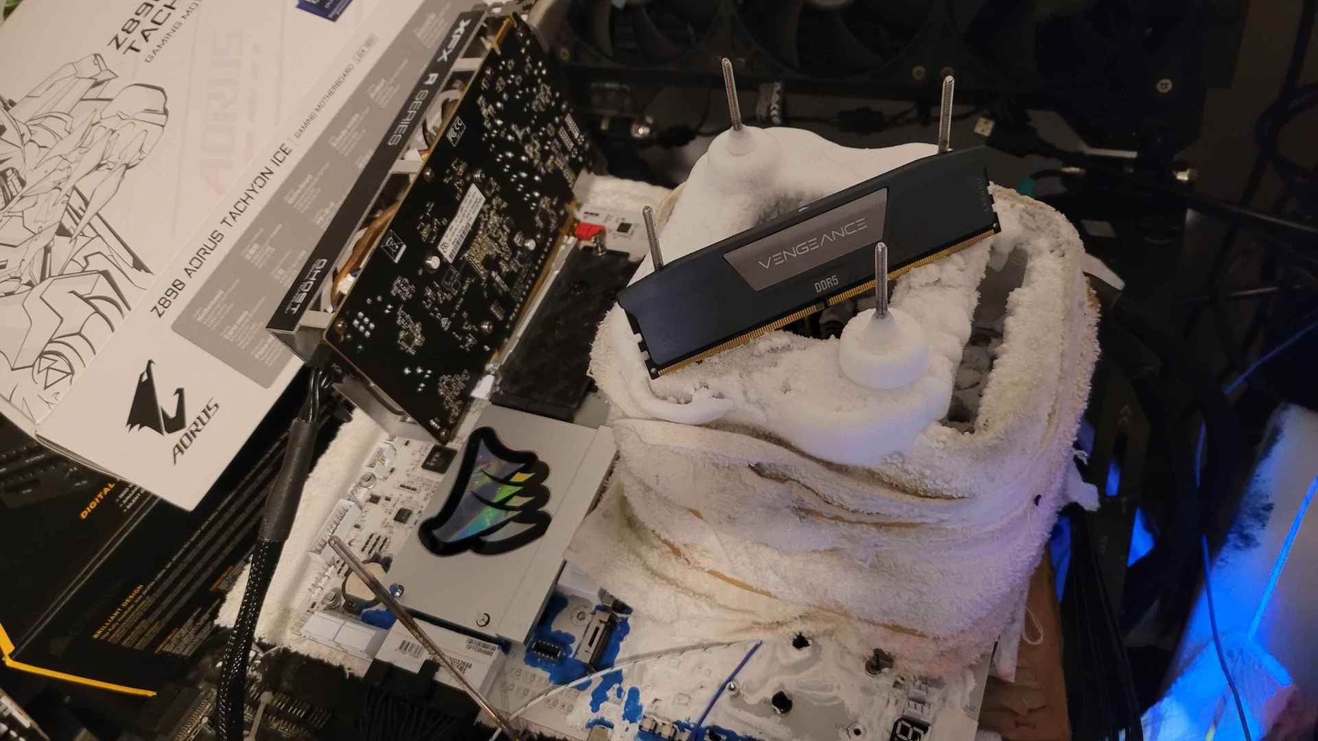 13 153 MT/s на DDR5: внутри рекорда и его реальный смысл 13 153 MT/s на DDR5: внутри рекорда и его реальный смысл