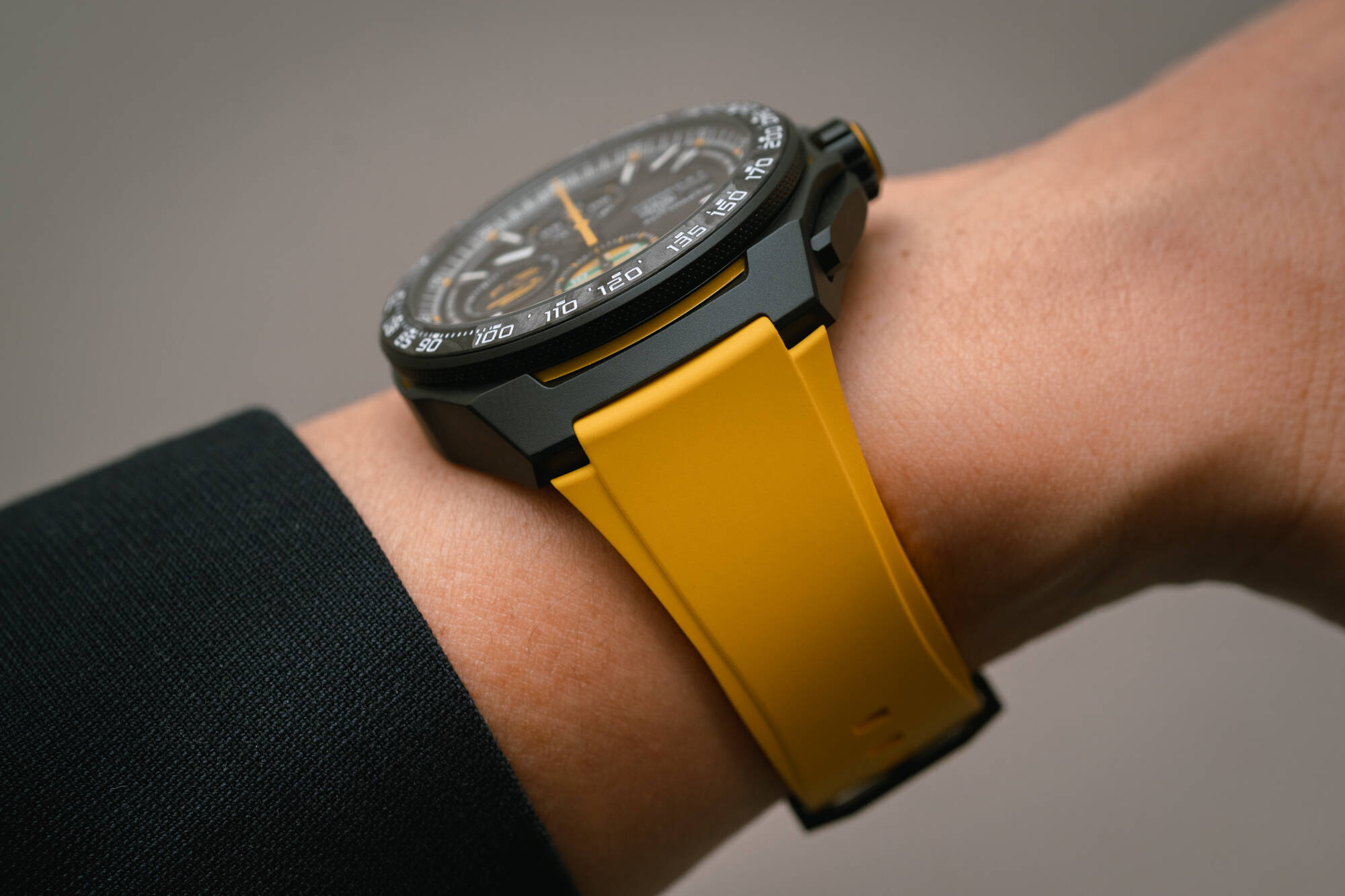 Тест на руке: TAG Heuer Formula 1 Chronograph x Senna 44 мм