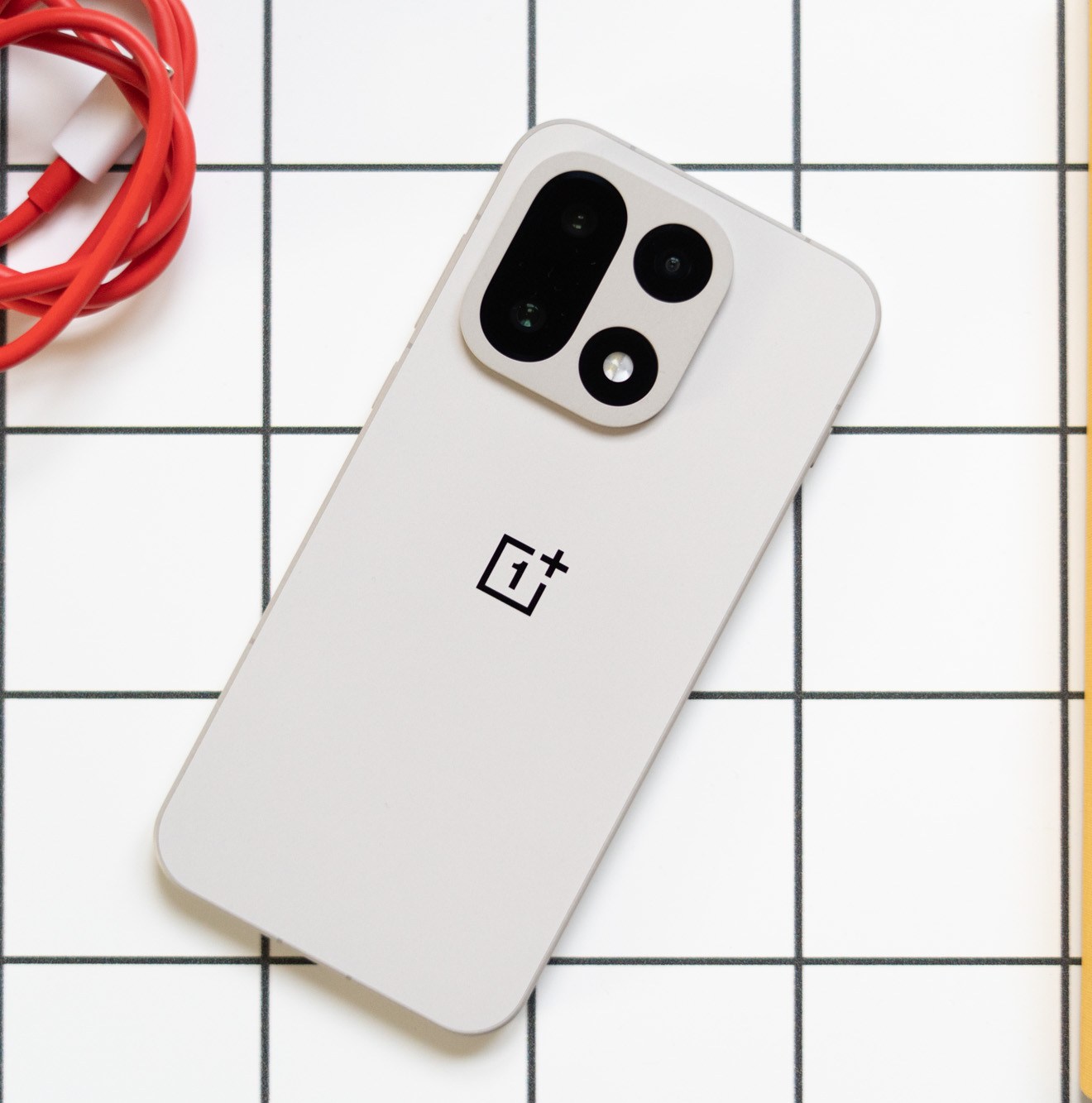 OnePlus 15 выходит в мир: как смотреть запуск и чего ждать от флагмана