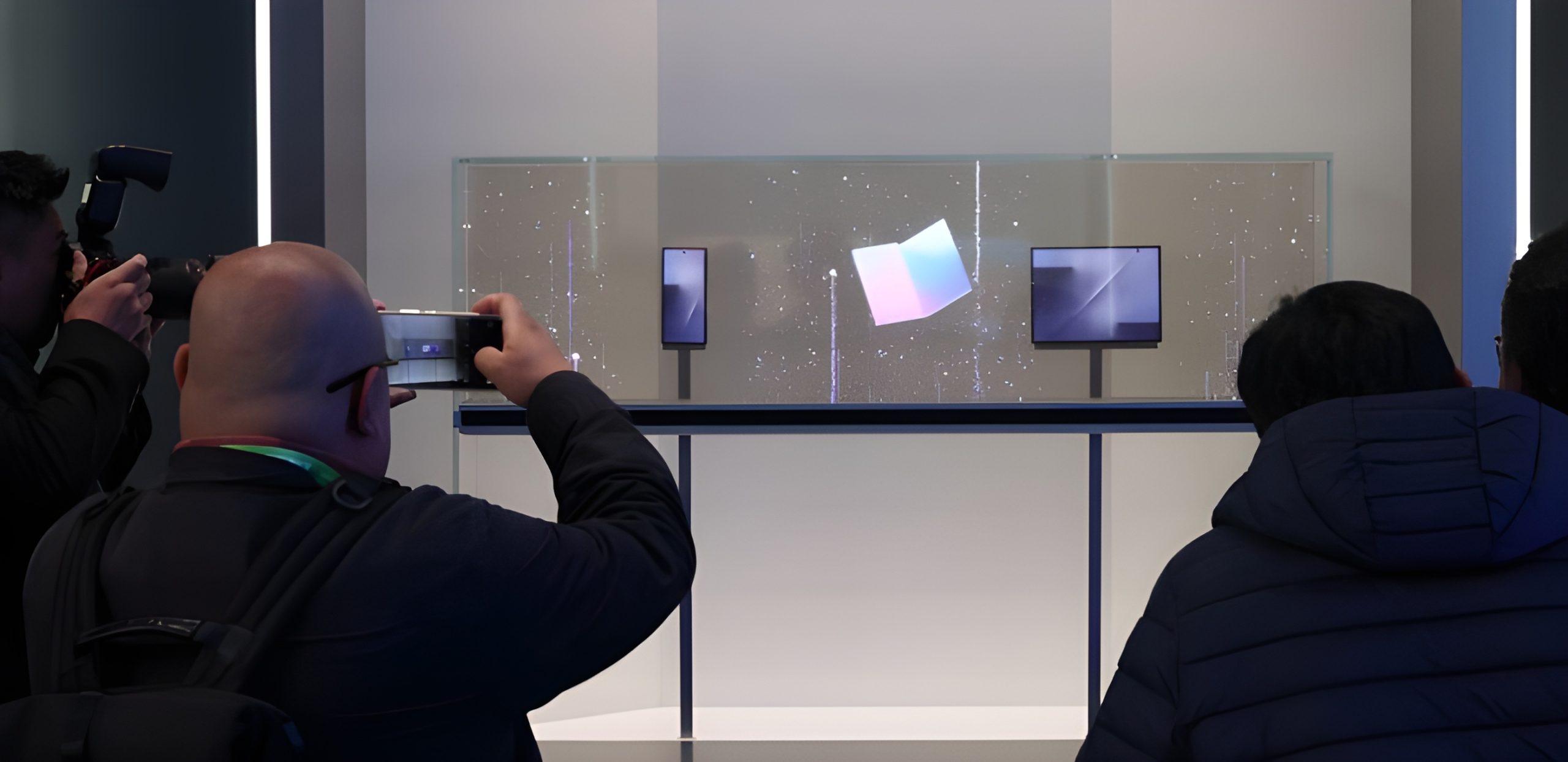 Samsung Galaxy Z TriFold: тройное складывание, дисплей 2600 нит и камера 200 Мп Samsung Galaxy Z TriFold: тройное складывание, дисплей 2600 нит и камера 200 Мп