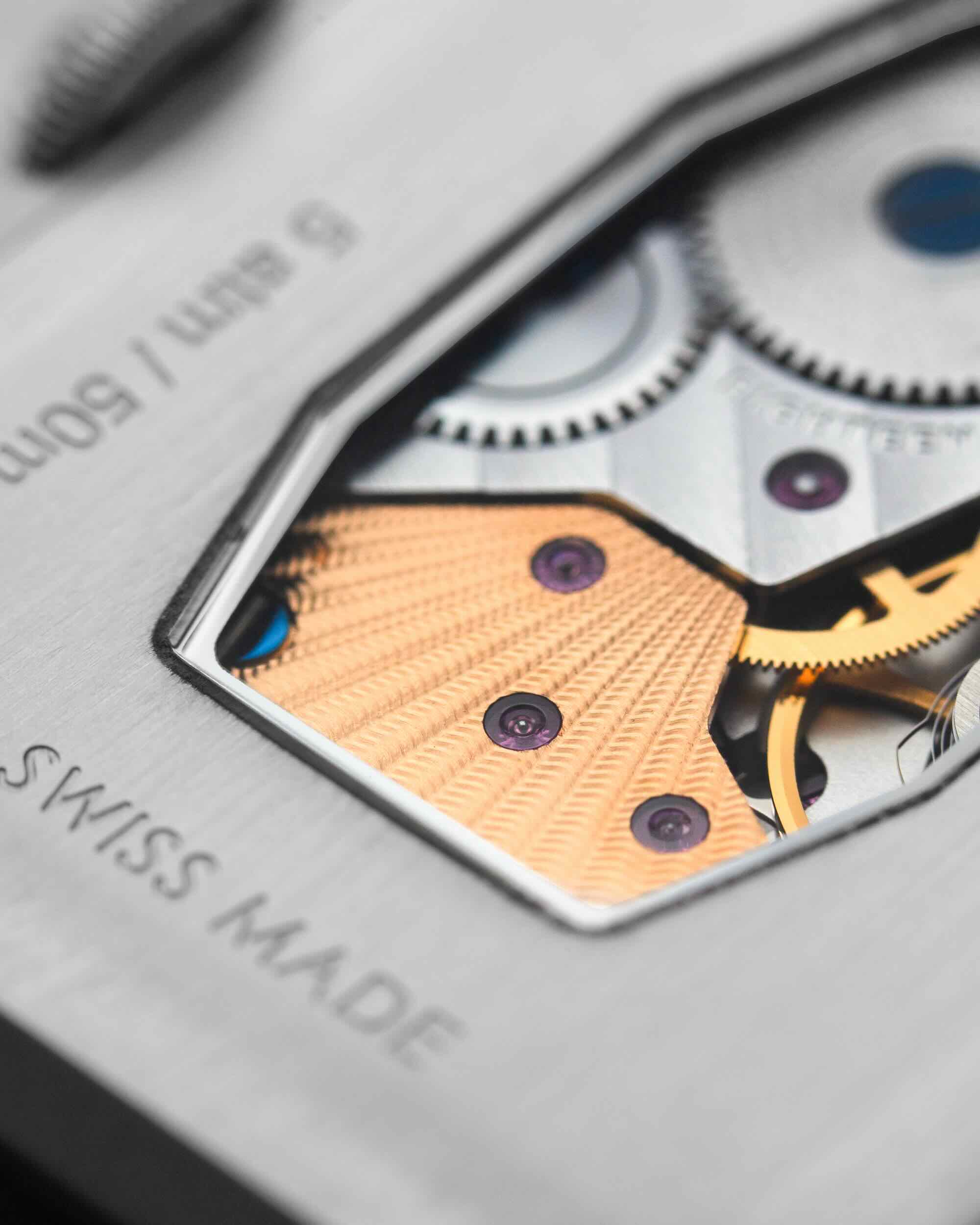 Chronoswiss Neo Digiteur: как механика снова стала «цифровой»