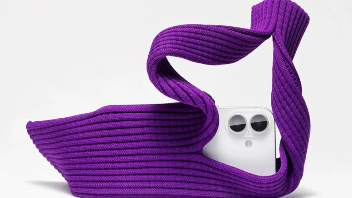 iPhone Pocket: как Apple превратила тканевый чехол в дефицитный модный аксессуар