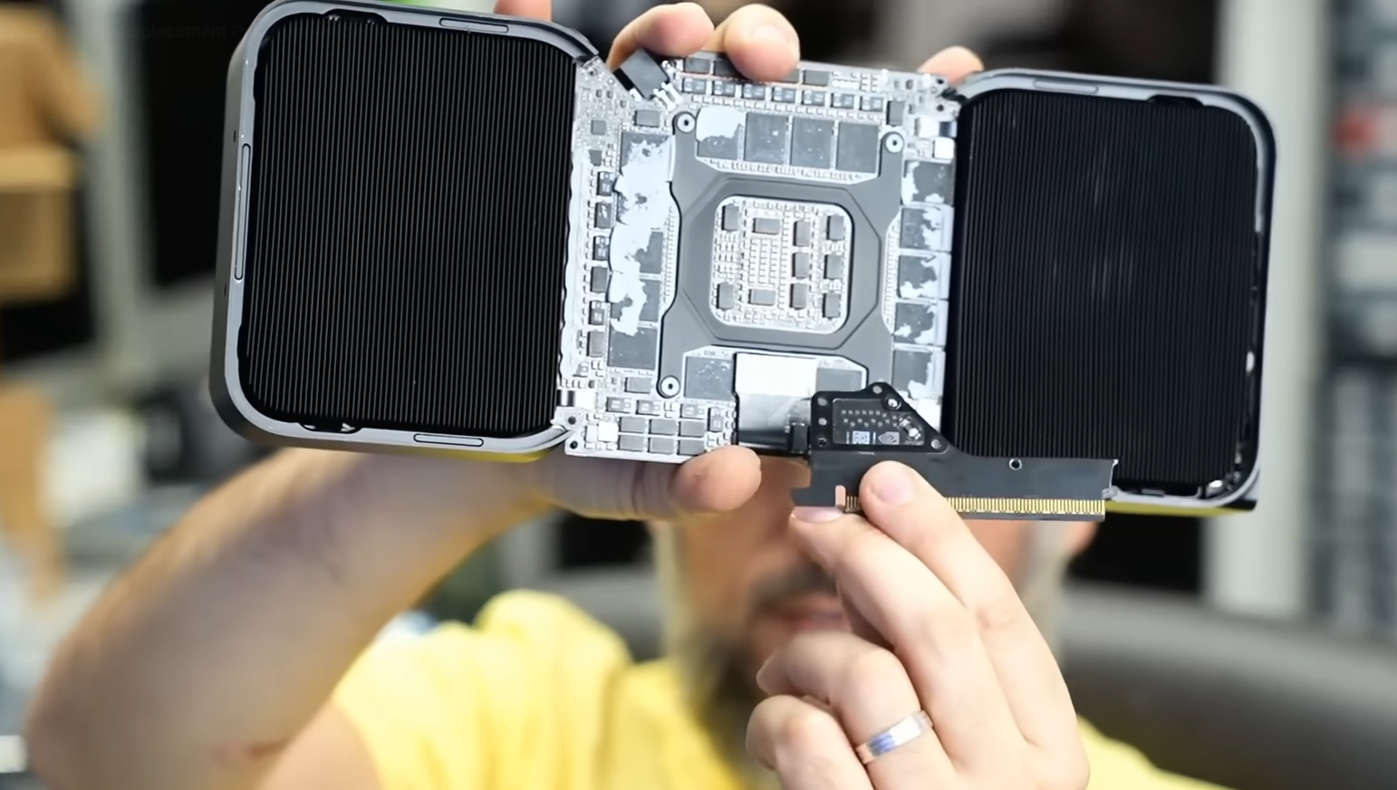 Как хрупкий PCIe-разъём убил профессиональную RTX Pro 6000 за 10 000 долларов Как хрупкий PCIe-разъём убил профессиональную RTX Pro 6000 за 10 000 долларов