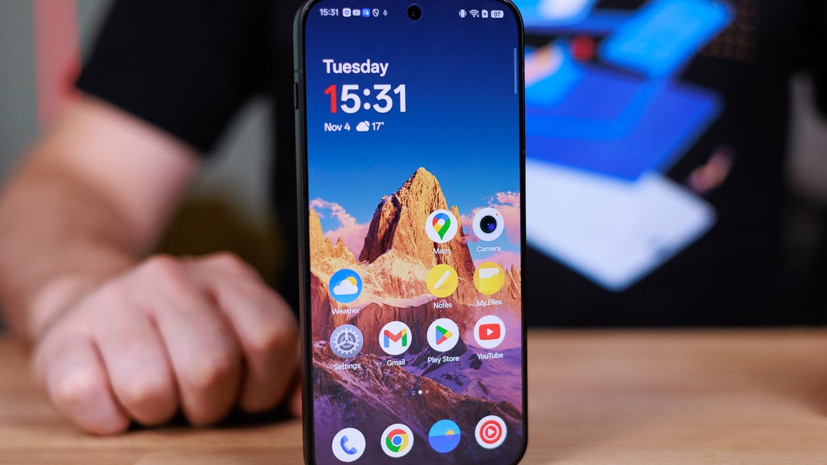 OnePlus 15R может обогнать прошлогодний флагман благодаря Snapdragon 8 Gen 5