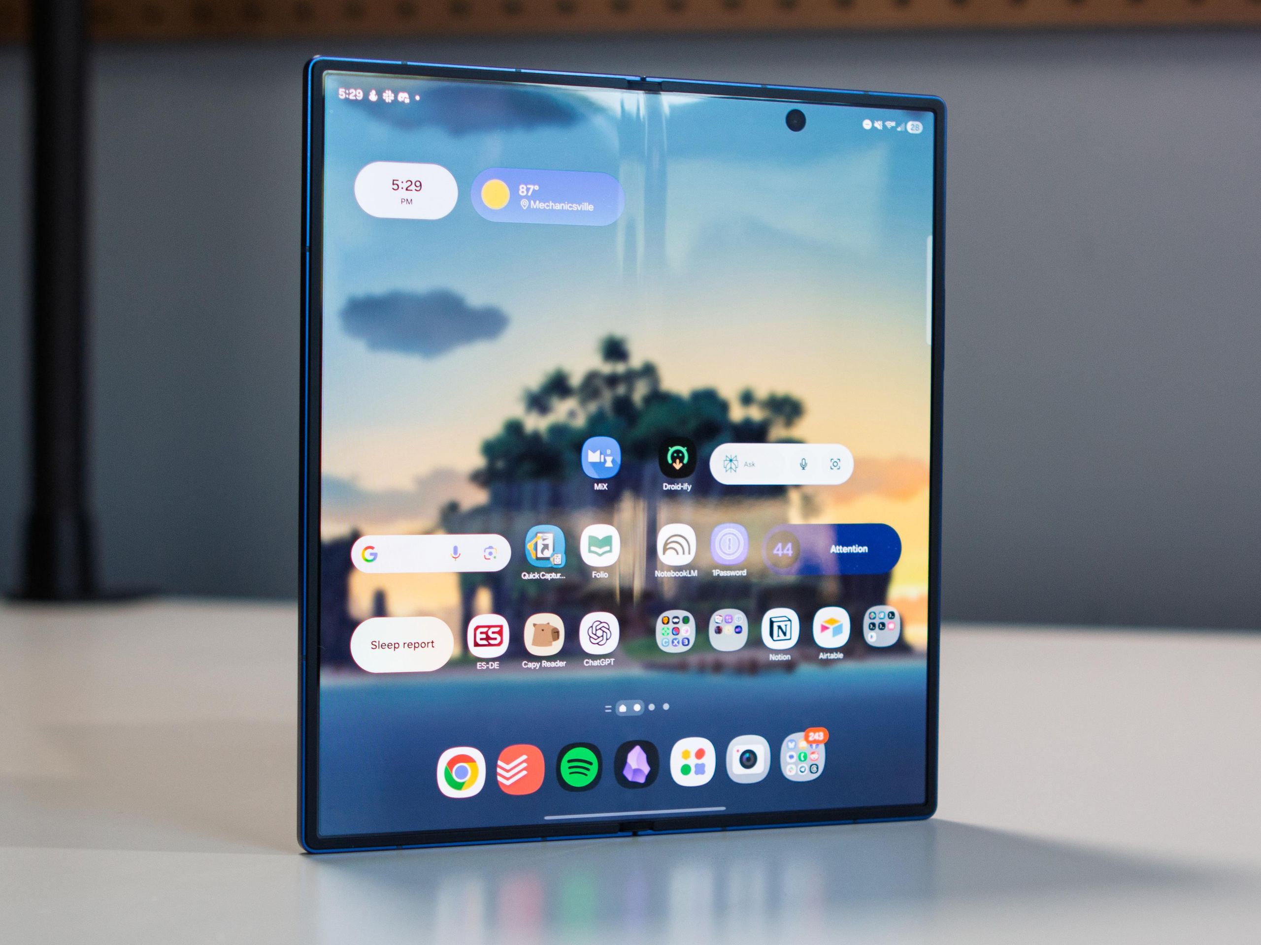 Galaxy Z Fold 8 против iPhone Fold: кто победит на рынке складных смартфонов Galaxy Z Fold 8 против iPhone Fold: кто победит на рынке складных смартфонов