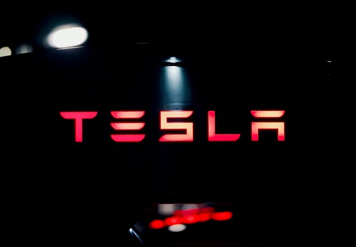 План Маска: как Tesla собирается переплюнуть NVIDIA по AI-чипам