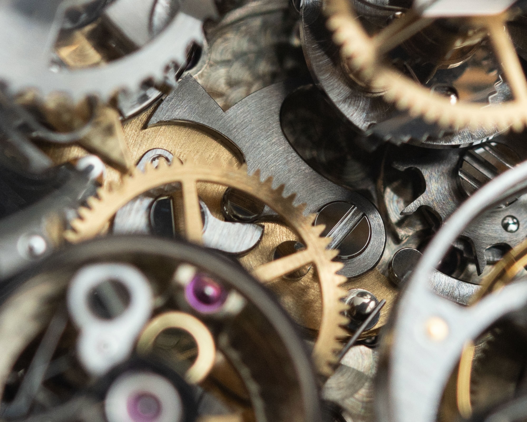 Chopard L.U.C Grand Strike: гранде соннери, которая живёт и поёт у вас на запястье