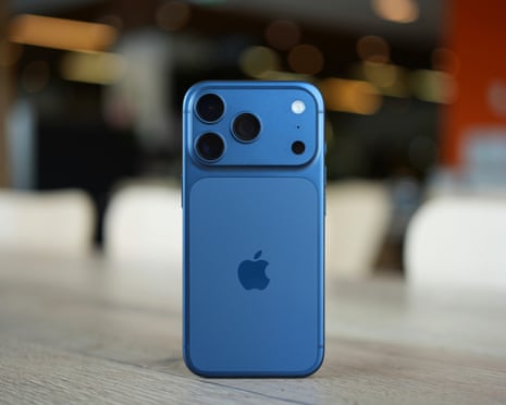 Разбор iPhone 17: сколько на самом деле стоит ремонт и запчасти